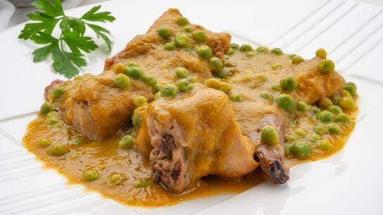 Conejo con guisantes al curry