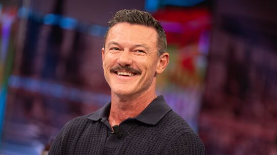 El mensaje de Luke Evans para las personas homosexuales: "El amor ayuda a curar todas las heridas"