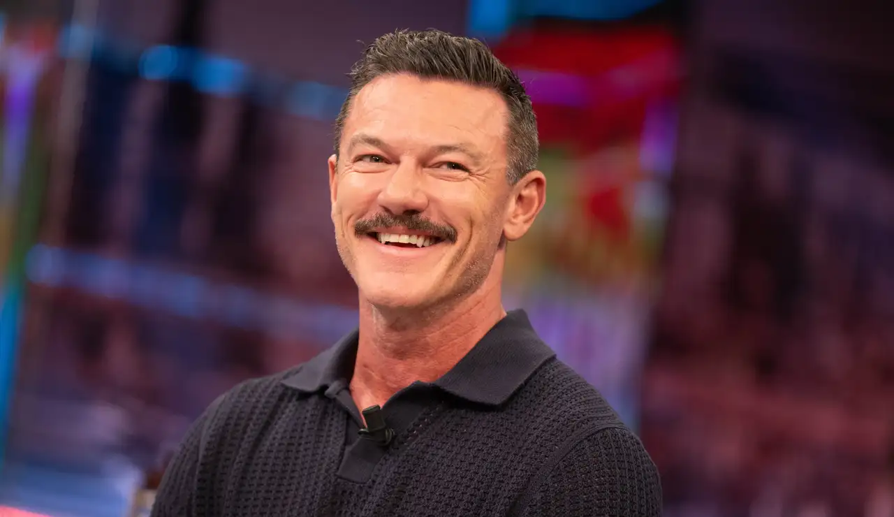 El mensaje de Luke Evans para las personas homosexuales: "El amor ayuda a curar todas las heridas"