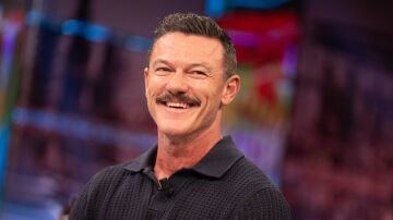 El mensaje de Luke Evans para las personas homosexuales: "El amor ayuda a curar todas las heridas"