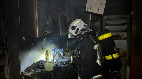 Incendio registrado en una vivienda de Parla (Madrid) Incendio registrado en una vivienda de Parla (Madrid)