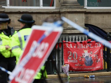 Agentes de policía en Water Street, el lugar del atropello múltiple