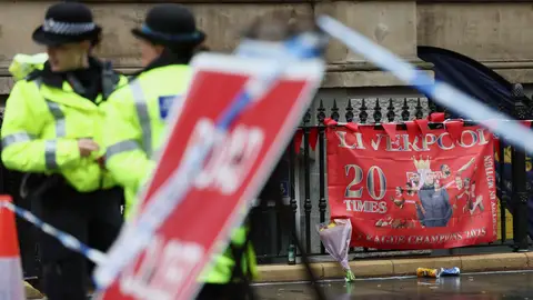 Agentes de policía en Water Street, el lugar del atropello múltiple Agentes de policía en Water Street, el lugar del atropello múltiple