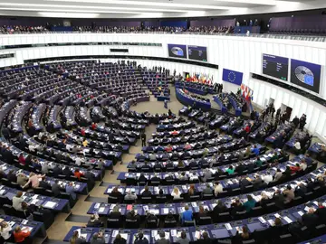 Imagen de archivo de una votación en el Parlamento Europeo Imagen de archivo de una votación en el Parlamento Europeo