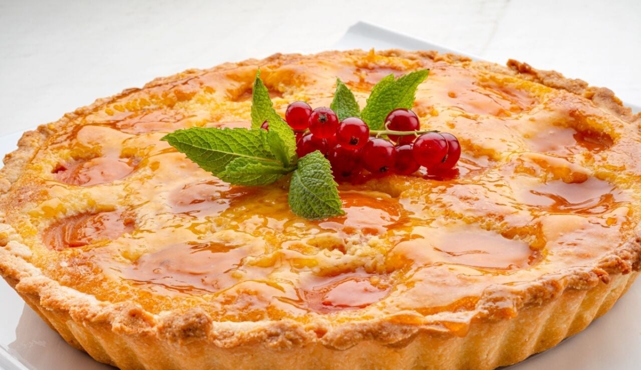 Tarta de almendra y albaricoques