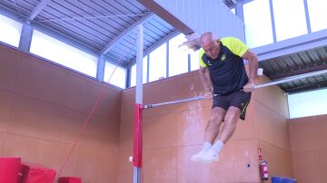 Uno de los exgimnastas que participa en el Turnfest