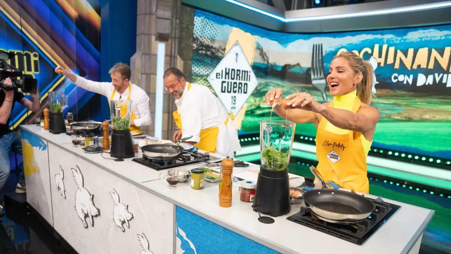 Elsa Pataky demuestra su habilidad en la cocina con el 'maki pataky' de David de Jorge Elsa Pataky demuestra su habilidad en la cocina con el 'maki pataky' de David de Jorge