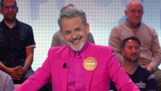 Jorge Lucas revoluciona Pasapalabra con un traje rosa: &ldquo;Nunca habr&iacute;a abrazado a un Frigopie&rdquo; 