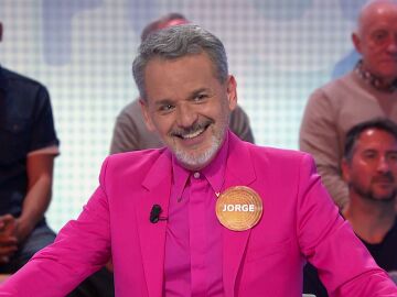 Jorge Lucas revoluciona Pasapalabra con un traje rosa: &ldquo;Nunca habr&iacute;a abrazado a un Frigopie&rdquo; 