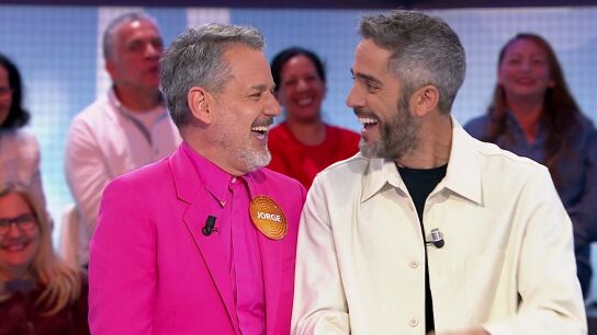El atrevido traje rosa de Jorge Lucas en Pasapalabra: &ldquo;Esto es muy duro&rdquo;
