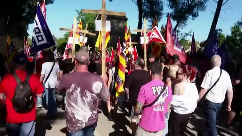 La plantilla de Freixenet sale a la calle para protestar contra el despido de 180 trabajadores La plantilla de Freixenet sale a la calle para protestar contra el despido de 180 trabajadores