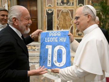 El papa León XIV junto a Aurelio de Laurentiis