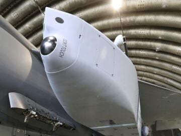 Avión de combate F-15K con un misil alemán Taurus