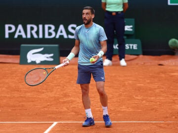 Damir Dzumhur, en el momento de darse cuenta de su victoria ante Giovanni Mpetshi Perricard