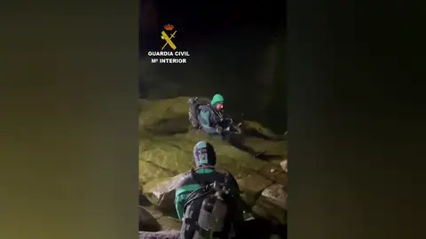 Muere un joven en Galicia tras tirarse al río desde un puente para darse un baño Muere un joven en Galicia tras tirarse al río desde un puente para darse un baño