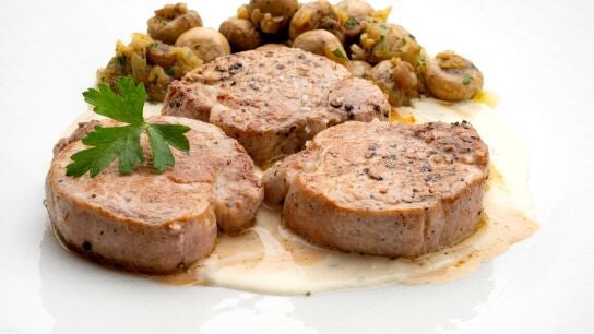 Solomillo de cerdo con salsa de queso azul