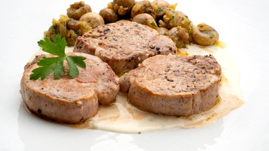 Solomillo de cerdo con salsa de queso azul Solomillo de cerdo con salsa de queso azul