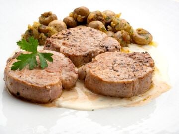 Solomillo de cerdo con salsa de queso azul