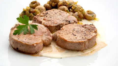 Solomillo de cerdo con salsa de queso azul Solomillo de cerdo con salsa de queso azul