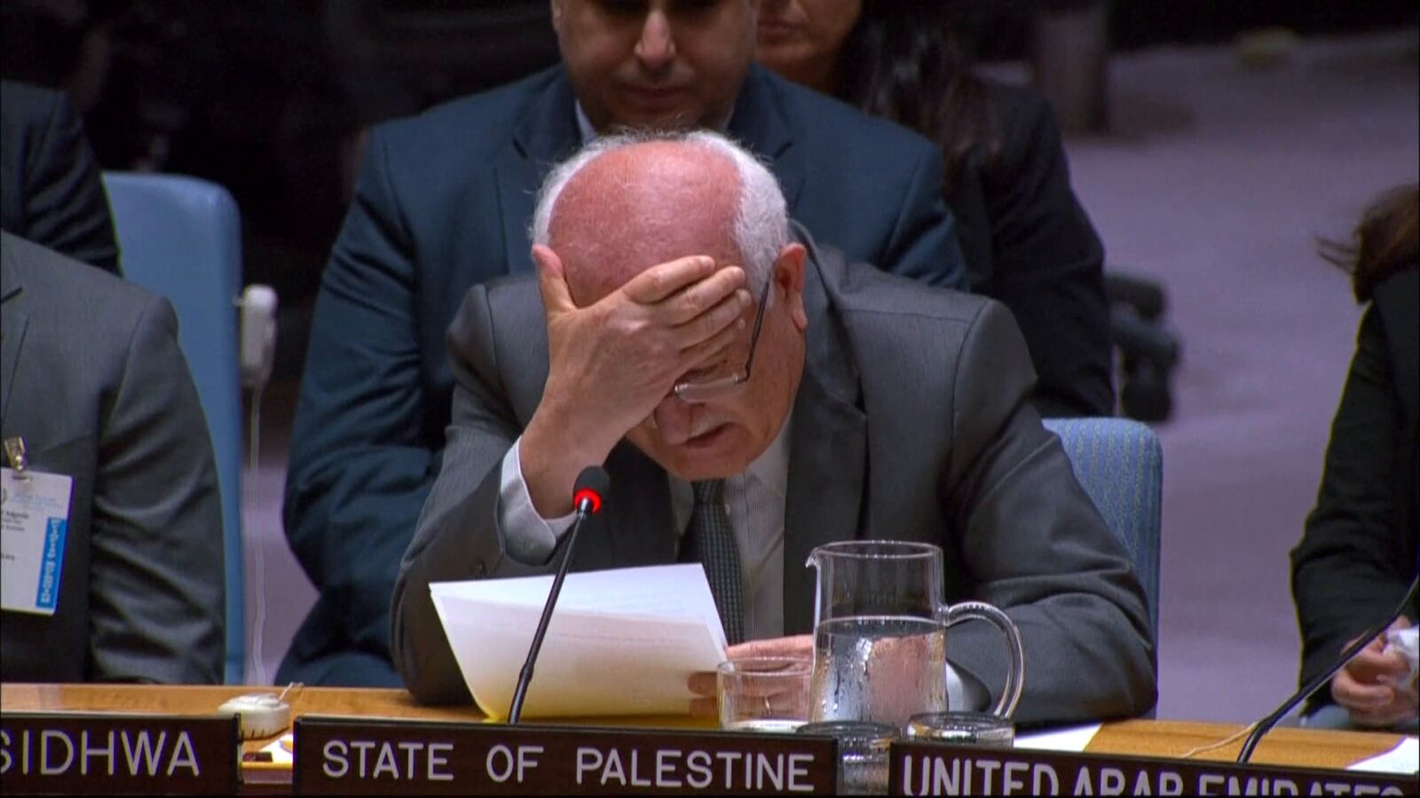 El representante de Palestina en la ONU rompe a llorar: 