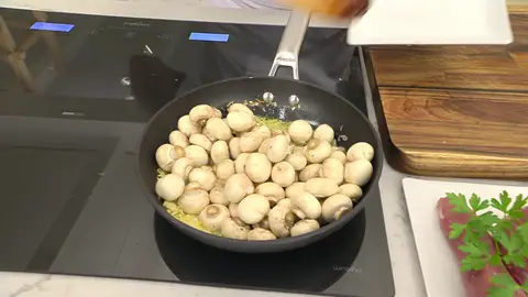 Sazónalos y viérteles el vino encima Sazónalos y viérteles el vino encima