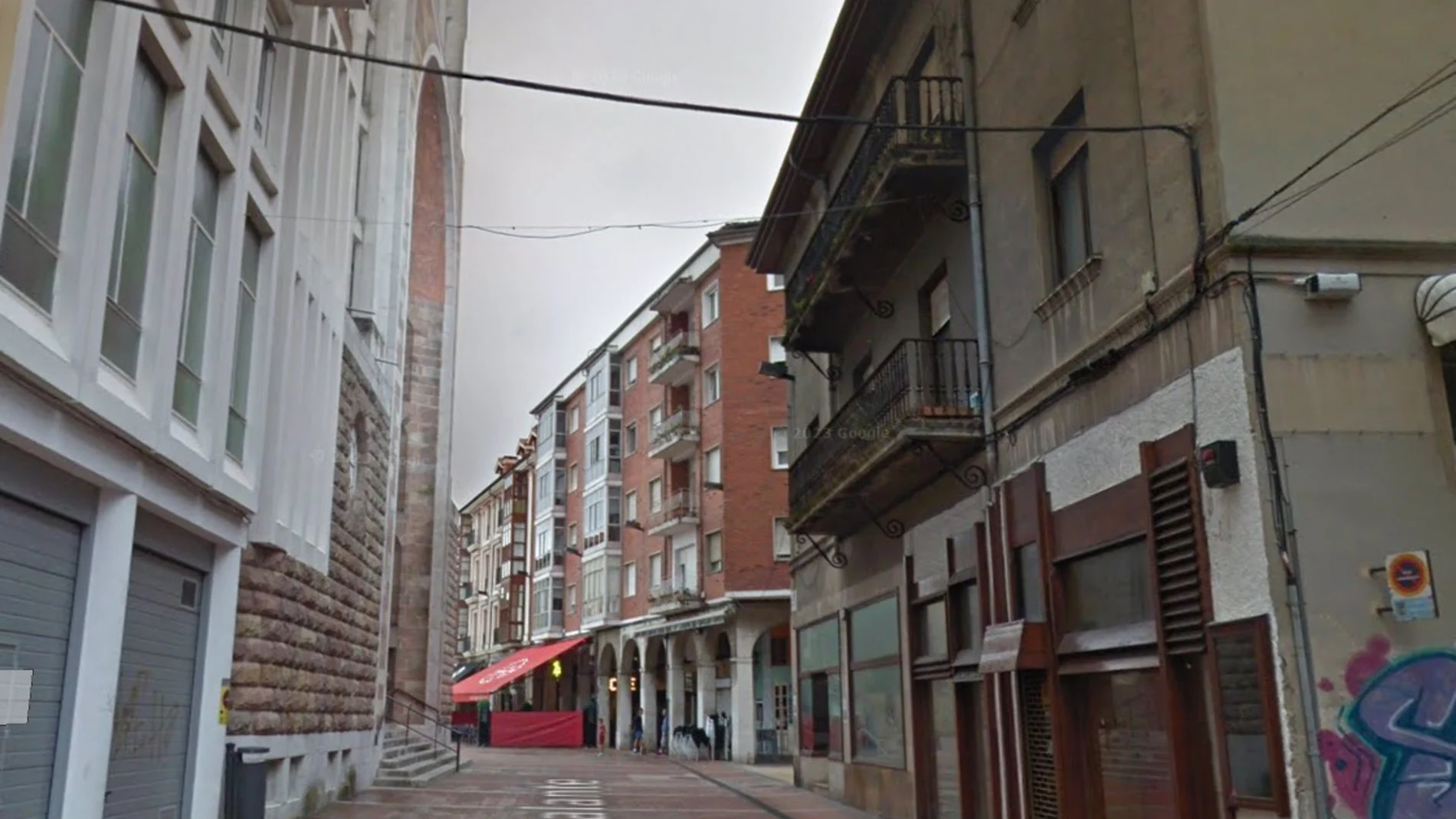 Torrelavega aprueba el derribo de un edificio junto a la iglesia de la Virgen Grande para construir viviendas Torrelavega aprueba el derribo de un edificio junto a la iglesia de la Virgen Grande para construir viviendas
