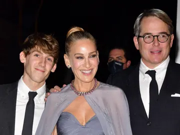 Sarah Jessica Parker y Matthew Broderick con su hijo James Wilkie Broderick Sarah Jessica Parker y Matthew Broderick con su hijo James Wilkie Broderick