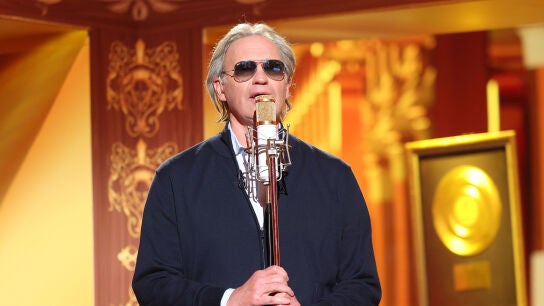 Bertín Osborne emociona como Andrea Bocelli cantando ‘Con te partirò’