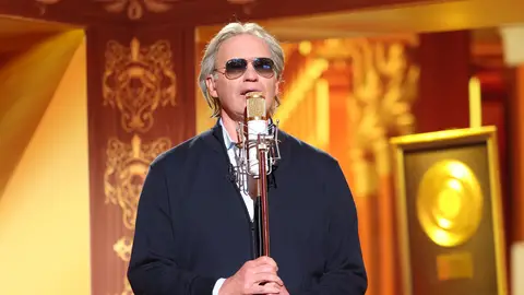 Bertín Osborne emociona como Andrea Bocelli cantando ‘Con te partirò’ Bertín Osborne emociona como Andrea Bocelli cantando ‘Con te partirò’