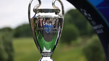 El trofeo de la Champions League en el Olympic Park de Múnich El trofeo de la Champions League en el Olympic Park de Múnich