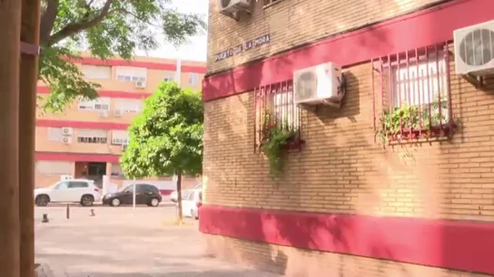 Hallan muertos a un matrimonio en una vivienda del barrio de Rochelambert en Sevilla Hallan muertos a un matrimonio en una vivienda del barrio de Rochelambert en Sevilla