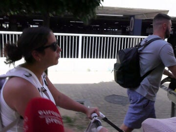 Anabel Pantoja y David Rodr&iacute;guez llegando a Sevilla