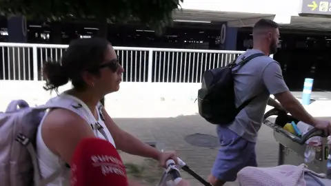 Anabel Pantoja y David Rodríguez llegando a Sevilla Anabel Pantoja y David Rodríguez llegando a Sevilla