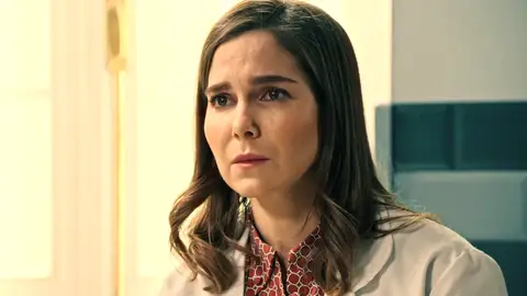 ¿Begoña, sospechosa? el sargento interroga a la enfermera tras una grave acusación de María ¿Begoña, sospechosa? el sargento interroga a la enfermera tras una grave acusación de María