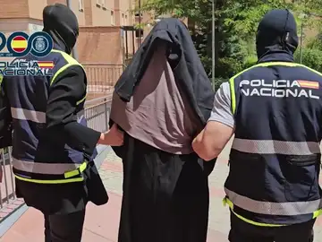 La Policía Nacional detiene a dos mujeres que habían creado una academia de la yihad dirigida a mujeres La Policía Nacional detiene a dos mujeres que habían creado una academia de la yihad dirigida a mujeres
