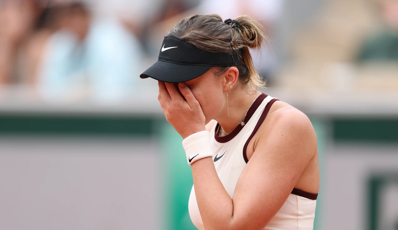 Paula Badosa durante su partido ante Kasatkina en Roland Garros