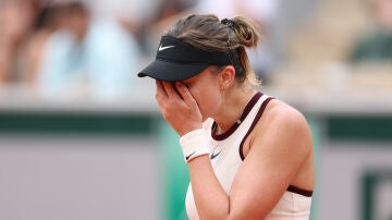 Paula Badosa durante su partido ante Kasatkina en Roland Garros