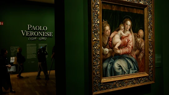 La obra 'La Virgen con el Niño, san Pedro y una santa mártir', de Paolo Veronese, expuesta este lunes en El Prado La obra 'La Virgen con el Niño, san Pedro y una santa mártir', de Paolo Veronese, expuesta este lunes en El Prado