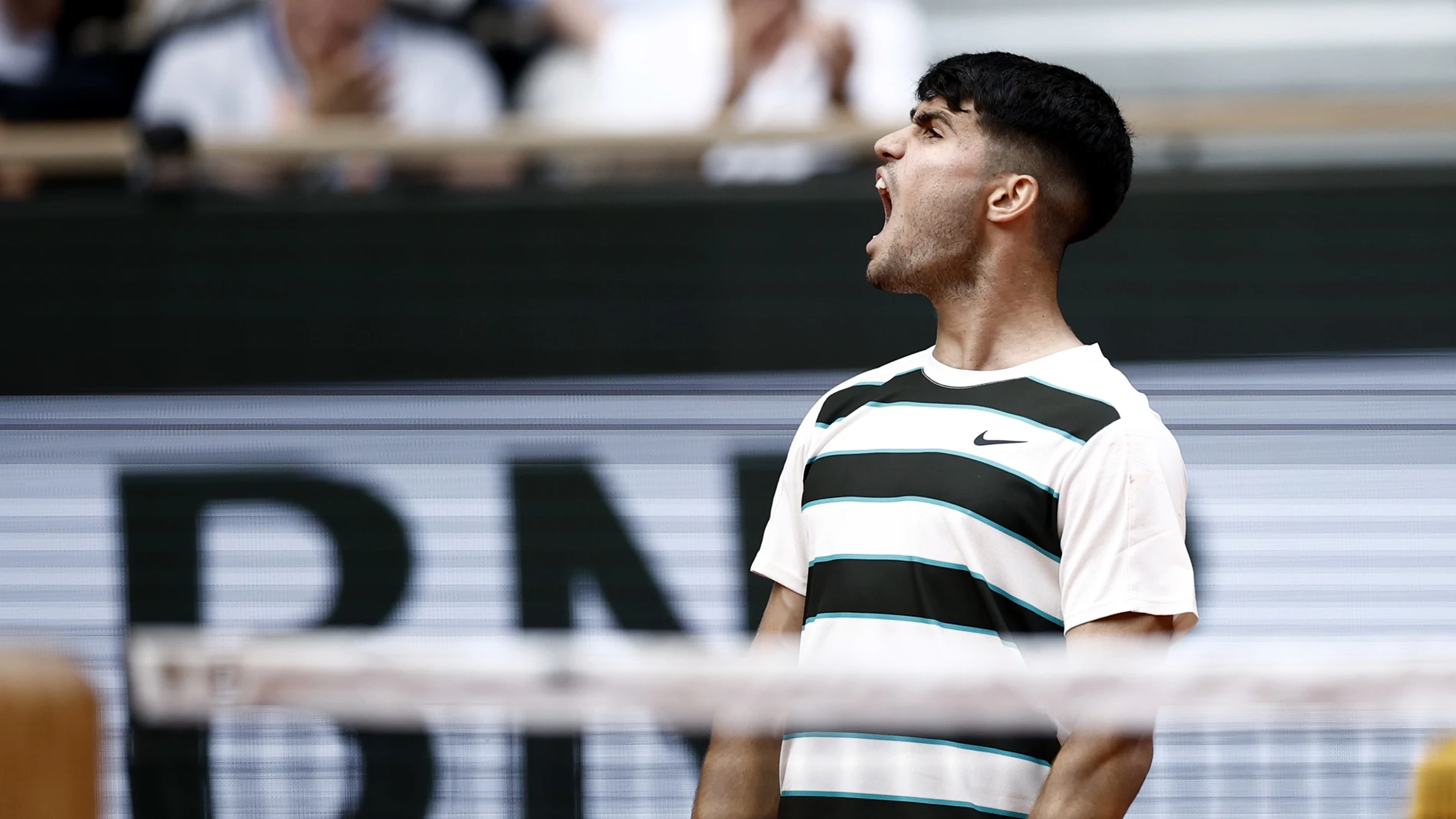 Carlos Alcaraz celebra un punto ante Ben Shelton en octavos de Roland Garros Carlos Alcaraz celebra un punto ante Ben Shelton en octavos de Roland Garros