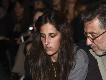 Emilio Aragón, junto a su hija Ichi en un desfile Emilio Aragón, junto a su hija Ichi en un desfile