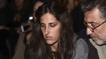 Emilio Aragón, junto a su hija Ichi en un desfile Emilio Aragón, junto a su hija Ichi en un desfile