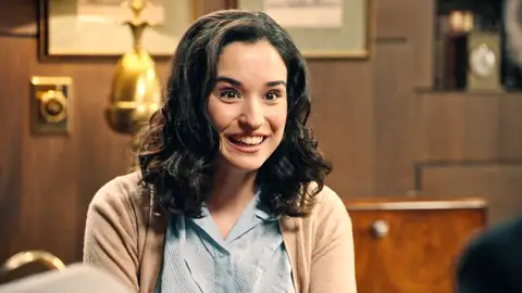 Capítulo 319 Sueños de libertad; 2 de junio: Damián llama a Cristina, la hija de Irene, para ofrecerle un puesto de trabajo en la fábrica Capítulo 319 Sueños de libertad; 2 de junio: Damián llama a Cristina, la hija de Irene, para ofrecerle un puesto de trabajo en la fábrica