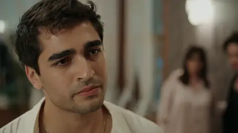 Ferit rompe con todo tras el desprecio de su abuelo Ferit rompe con todo tras el desprecio de su abuelo