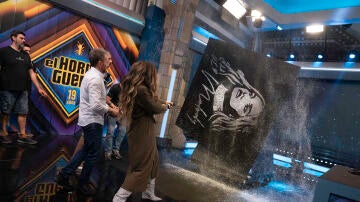 "Estoy flipando": Marron sorprende a Melody con una espectacular obra de arte de purpurina