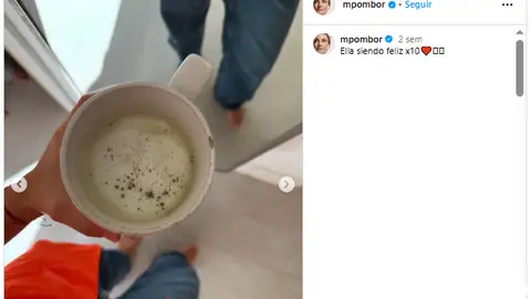 Marta Pombo con su té matcha Marta Pombo con su té matcha