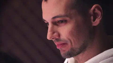 Crónica de un destierro anunciado: Cano dice adiós tras otro hostigamiento de la mesa redonda Crónica de un destierro anunciado: Cano dice adiós tras otro hostigamiento de la mesa redonda