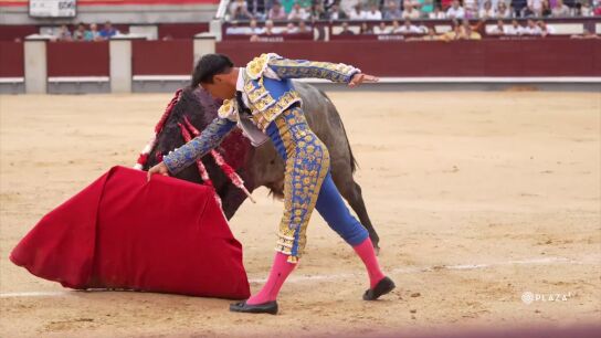 Toros de estampa de Jos&eacute; Escolar para una tarde de sufrimiento que acab&oacute; con una oreja para G&oacute;mez del Pilar