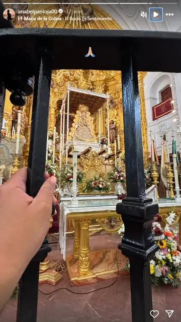 Anabel Pantoja viendo a la Virgen del Rocío Anabel Pantoja viendo a la Virgen del Rocío