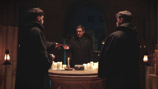 As&iacute; comienza el quinto episodio de Traitors: un polvor&iacute;n lleno de especulaciones a punto de descubrir la decisi&oacute;n de los traidores