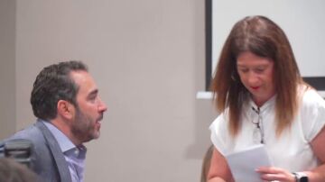 Víctor de Aldama aparece en la comparecencia de Leire Díez: "Esta señora es una sinvergüenza"